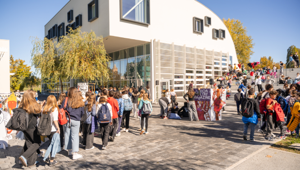 Ritorna il Junior Poetry Festival: la nuova edizione al via con il tema “Le lingue e i linguaggi”