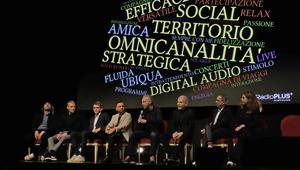 Radioplus. La radio: un driver ad alta efficacia da 33 milioni di ascoltatori giornalieri. Un media omnicanale, tattico e strategico, che crea awareness, brand consideration e preference, coinvolgendo anche i giovanissimi