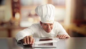 La nuova campagna di Lindt Italia celebra l'Excellence delle tavolette di cioccolato. Firma  Arnold Worldwide Italy