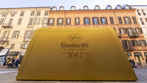 Caffarel celebra il 160° anniversario del suo iconico Gianduiotto con un'installazione sensoriale a Torino