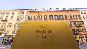 Caffarel celebra i 160 anni del gianduiotto con un’installazione sensoriale immersiva a Torino