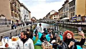 In crociera con Deliveroo e la sua #FoodFreedomBoat. Firma Mai Tai