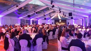 Col Vetoraz celebra i 25 anni con un evento di gala, curato dall’agenzia Carry On, tra i vigneti del Valdobbiadene Docg