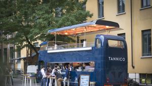 Il Double Decker di Tannico arriva a Verona in occasione di 'Vinitaly and the City', il 'fuori salone' della manifestazione