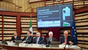 Annuario 2025 della Televisione Italiana: la Tv resta centrale con 19,6 mln di spettatori nel prime time e oltre 8,7 mln nel giorno medio. Sassoli (Auditel): "E' l'unico mezzo capace di produrre una call to action con milioni di risposte"