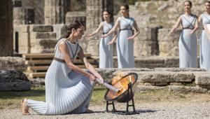 Accesa la fiamma olimpica di Tokyo 2020: la cerimonia è avvenuta a porte chiuse, ma le Olimpiadi si faranno
