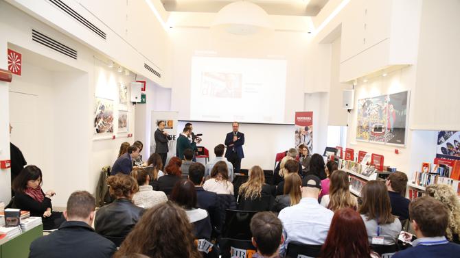 HRC - Mondadori Megastore Duomo (photo credit Marco Piraccini)