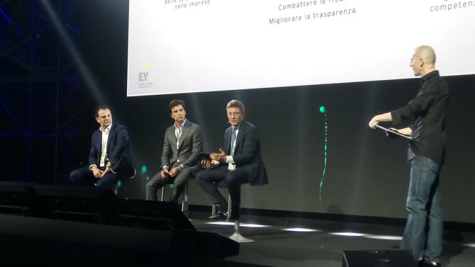 Andrea Paliani (EY), seduto a destra, e Carlo Noseda (Iab Italia), seduto in mezzo