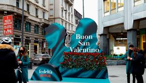 Netflix a San Valentino provoca gli innamorati  e con un'installazione lancia Fedeltà