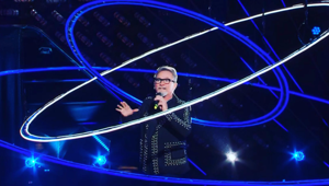 Nella finale di The Voice Senior la crew di Trussdesign.it avvolge gli artisti in un'installazione multimediale ad alto contenuto tecnologico