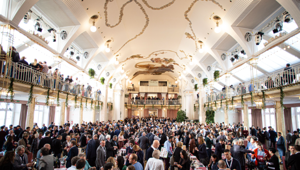 Merano WineFestival 2021: gli eventi dal vivo sono ancora possibili, lo conferma Helmuth Köcher con la presentazione della 30^ edizione