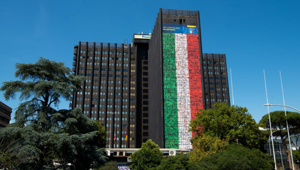 Poste Italiane al fianco della Nazionale di calcio con l'iniziativa '#PosteItaliani. Azzurri dentro' firmata Alphaomega