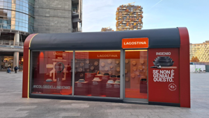 Nel 2025 Gruppo SEB accelera sulla comunicazione: budget raddoppiato per Lagostina, che trasforma Piazza Gae Aulenti in un palcoscenico di arte e design con Fandango Club Entertainment. Scarano: "Eventi sempre più strategici per avvicinare i consumatori"