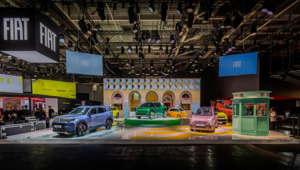 FIAT porta lo spirito di una “Piazza” italiana a Parigi, celebrando un ecosistema di mobilità completo e un nuovo capitolo per il marchio