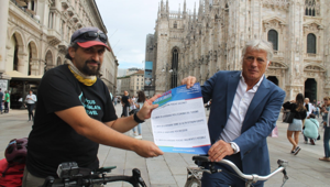 Turismo: da Milano a Roma in bici contro le chiusure Extra-UE. Con la consegna del Manifesto per la Libertà di Viaggiare, Franco Gattinoni dà il via al viaggio della protesta