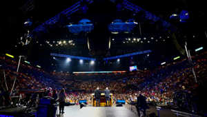 Franklin Graham e lo staff direttivo dell'Ospedale da campo di Cremona tornano in Italia per il Noi Festival: in 13 mila persone al Mediolanum Forum di Assago per la kermesse