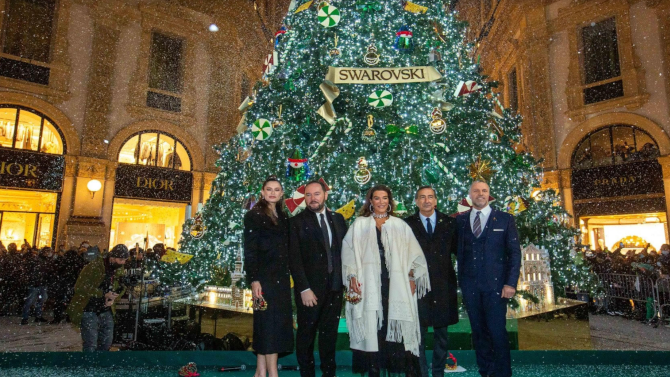 Joy Project firma la nevicata per "Tree of wonder", l'albero Swarovski in Galleria Vittorio Emanuele II a Milano