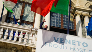 Olimpiadi Milano-Cortina 2026: a Venezia la registrazione dello spot firmato Marco Balich con i saluti in cinese del presidente del Veneto Luca Zaia