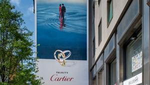 Cartier celebra il centenario della collezione Trinity con un'opera d'arte a cielo aperto e la firma di EssenceMediacom, Access Live e Outdoora