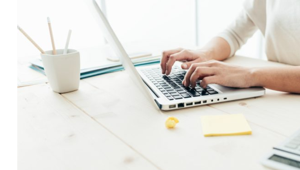 'La tua vita in un libro', al via il concorso letterario di Donna Moderna