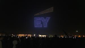 EY: un drone show a Venezia per celebrare in Italia la brand expansion. Lo spettacolo è stato prodotto da Triumph Group International con il supporto di Artech FX con Dronisos