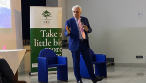 Dopo Venezia e Brunico, CARE’s on Tour sbarca a Salina per la terza e ultima tappa. Obiettivo: parlare di sostenibilità