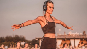 Musica elettronica, natura e sostenibilità si incontrano a Pantelleria per la prima edizione di The island-Experience Festival, l'evento certificato carbon neutral grazie alla collaborazione con Plenitude