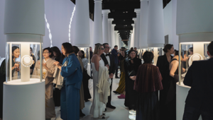 Tecnologia, video art e set-design nel percorso espositivo ideato da Balich Wonder Studio per la mostra Buccellati. A inaugurarla un evento per 250 ospiti. Saluzzi: "Un'esperienza che permette ai visitatori di “entrare” nelle creazioni della Maison"