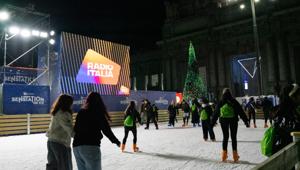 Plenitude Senstation On Ice ha inaugurato l'edizione 2023, che per la prima volta ha una radio ufficiale: è stata scelta Radio Italia
