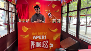 Il debutto del tour estivo di Pringles conquista Milano: sold out per il primo tram Aperi Pringles tra musica, gusto e good vibes