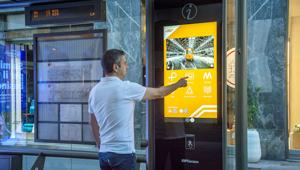 IGPDecaux verso una mobilità sempre più intelligente e sostenibile. 20 nuove pensiline smart alle fermate dei mezzi ATM con maxi-tablet per un’informazione interattiva sul trasporto pubblico