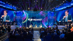 Mediaset fa un passo avanti verso un autunno 'rivoluzionario': arrivano Bianca Berlinguer a Rete 4, Myrta Merlino a Pomeriggio 5 e Checco Zalone in prime time. Ad agosto le riprese di una fiction con Beppe Fiorello