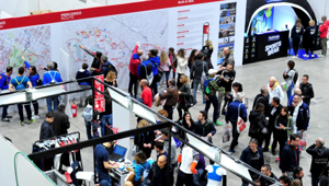 Al via Milano Running Festival Helbiz. Appuntamento al MiCo con un grande hub espositivo con attività di intrattenimento, workshop-clinic, presentazioni di eventi e prodotti