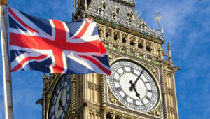 Il piano di Boris Johnson per l'uscita dal lockdown dà il via libera agli eventi da maggio e fa decollare il travel