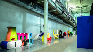 Sculture di grandi designer e artisti internazionali della collezione privata di Slide in un'asta benefica a cura di Superstudio e Christie's