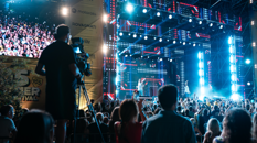 105 Summer Festival 2026: pronta l'edizione celebrativa dei 50 anni di Radio 105 con 7 eventi live, 180 mila partecipanti attesi e sponsor sold-out. Al debutto la tappa internazionale a Malta