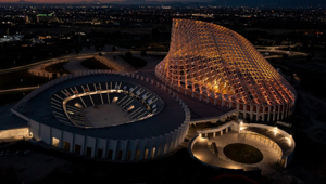 Ferrari Luce si svela a Roma con Ninetynine: una world première per 1.600 ospiti e un grande evento pubblico sold out alla Vela di Calatrava tra show e giochi di luce. Sui social è boom di interazioni