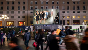 Grazie a un accordo con la Camera Nazionale della Moda Italiana gli schermi digitali di Urban Vision diventano palcoscenici 4.0 per la Milano Digital Fashion Week 2020