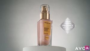 AVON ancora in TV con lo spot che celebra il pluripremiato “Siero Renewal Power”