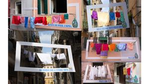 Al via la nuova campagna ACE “My Famous Bucato” che trasforma gli iconici panni stesi di Napoli in affissioni a cielo aperto. Firma: DLV BBDO