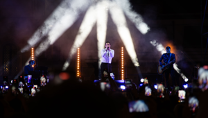 Achille Lauro protagonista del viaggio esperienziale di NOW firmato Sky Creative Next Gen in piazza Mercato a Napoli