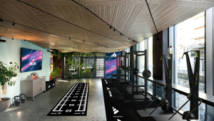 adidas inaugura l'Hybrid Hotel a Milano: un'esperienza immersiva tra sport e innovazione