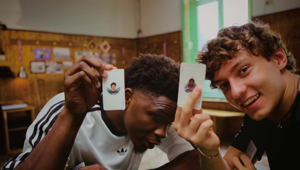 Adidas unisce Kimi Antonelli e Anthony Edwards per giocare a carte in un bar di provincia nel nuovo film 'The Ants' affidato ad [ Alkemy+]