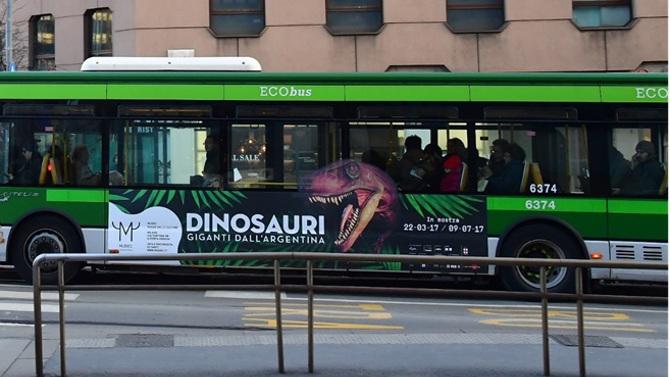 Adv mostra dinosauri