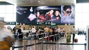 Studio globale JCDecaux | I viaggiatori: un pubblico premium, più giovane e più ricco. L'85% effettua acquisti in aeroporto dove la pubblicità è efficace