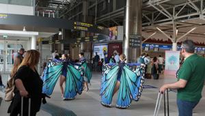 Air France e Klm celebrano un anno di ‘Flying Blue For Me’ con un flash mob nell’aeroporto Guglielmo Marconi di Bologna. Evento curato da Say What