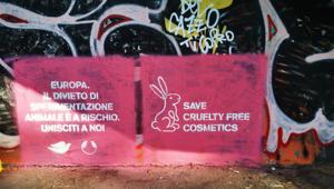 Dove e The Body Shop insieme a PETA per le strade di Milano con la campagna di guerrilla marketing contro la sperimentazione sugli animali