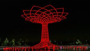 UE-Cina. L'Albero della Vita si illumina di rosso per 'Light Bridge'