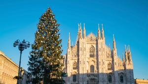 Tutto pronto per l’accensione dell’albero di Natale di piazza del Duomo a Milano. L’evento è promosso da Sky Italia con il supporto di IgpDecaux e Integer