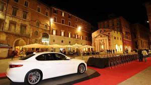 A cena con Alfa Romeo in 37 città italiane. Firma AWE Events. Guarda le immagini dell'evento 'The Red Table'